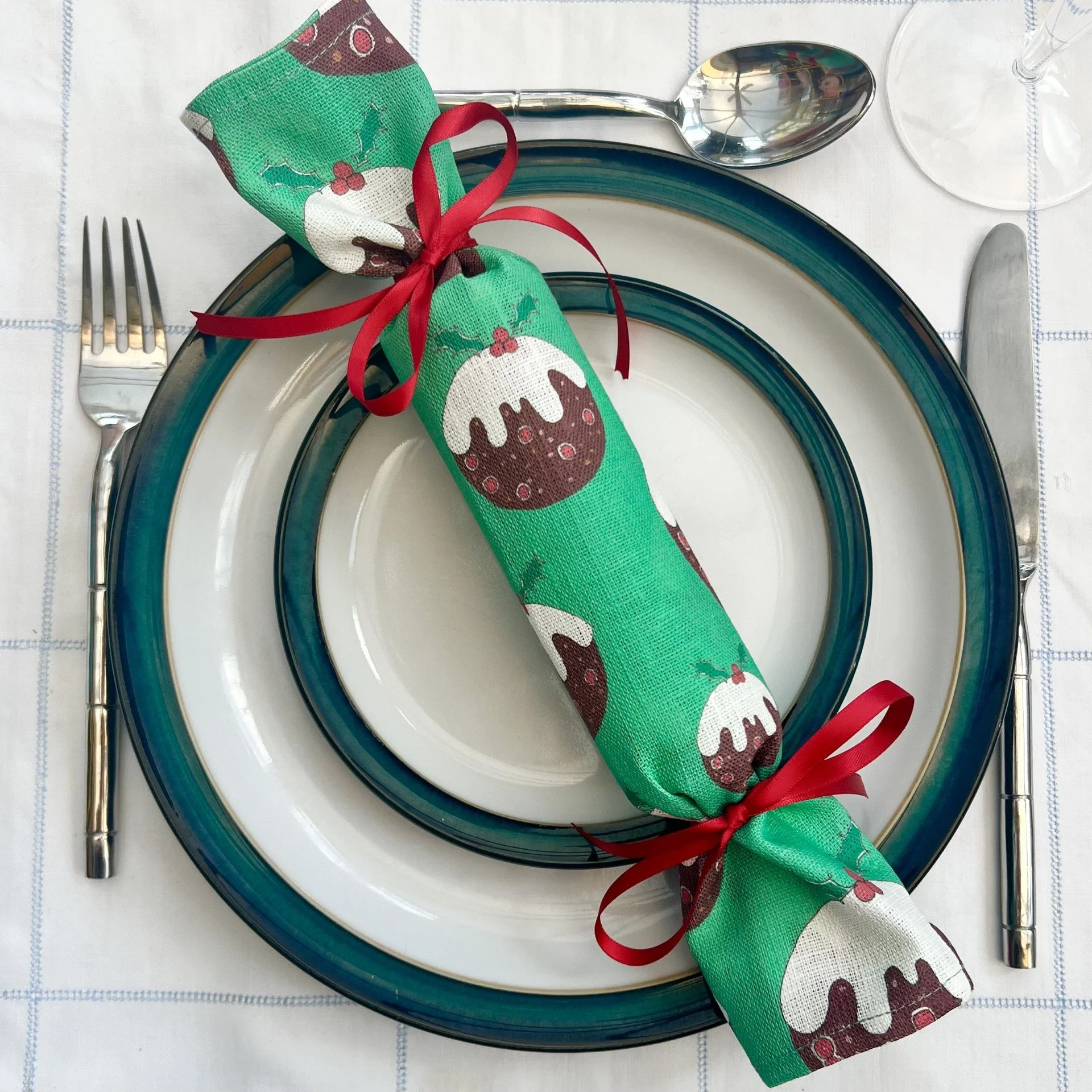 Christmas Pudding Linen Napkin Crackers