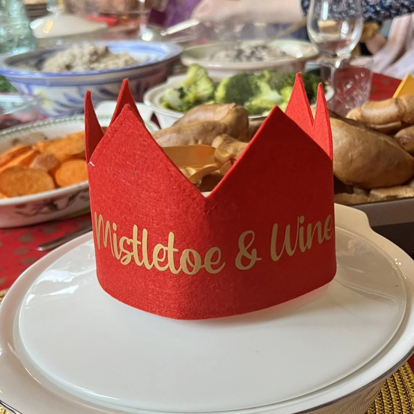 Festive Crown red2.jpg