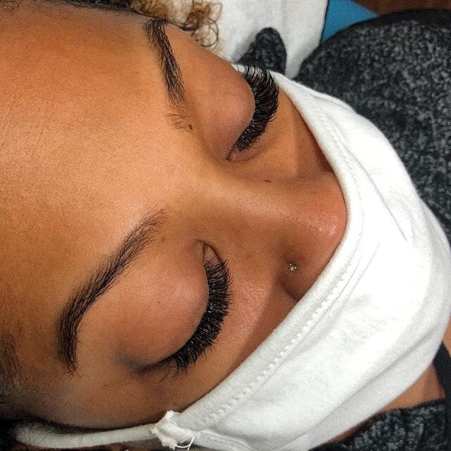 I have officially turned most of my clients over to hybrid lashes &amp; they are obsessed! 😍😍