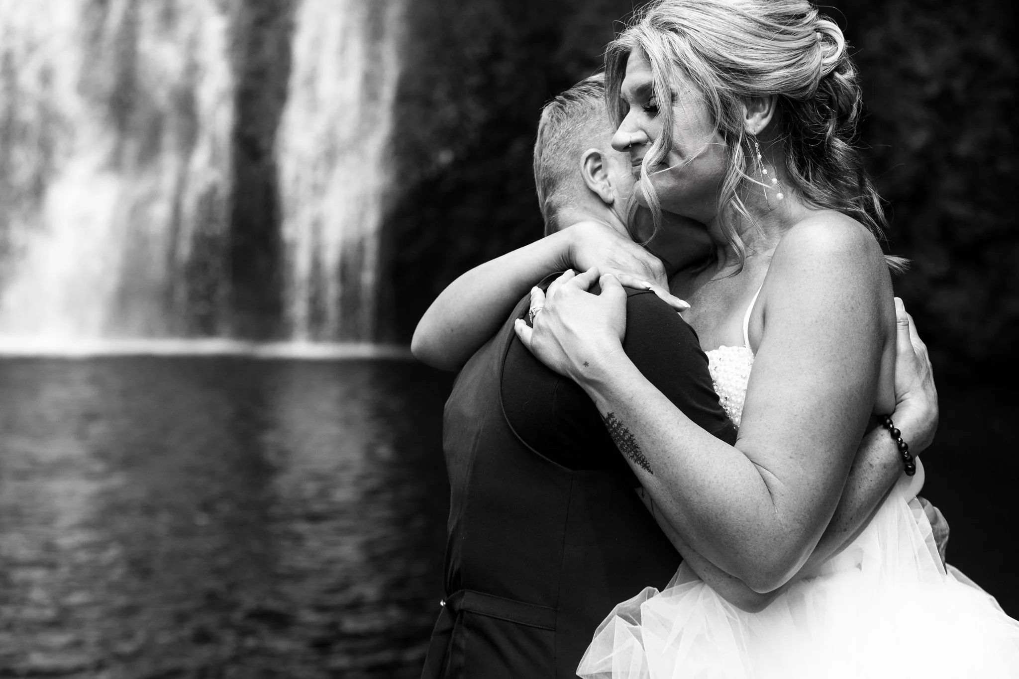 Chels_Nance_Wedding_Hike_STEPH_GRANT_STUDIOS-135.jpg
