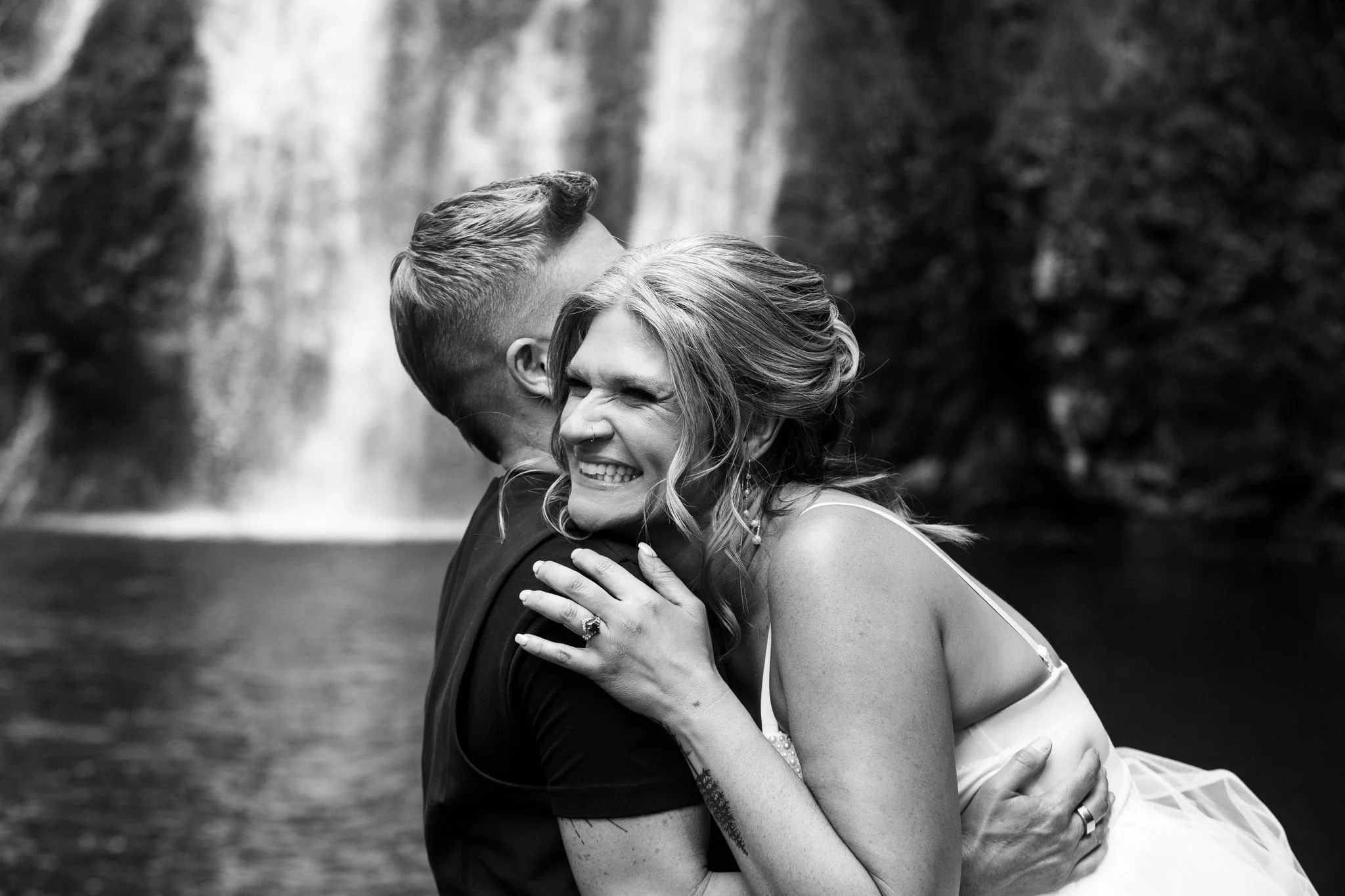 Chels_Nance_Wedding_Hike_STEPH_GRANT_STUDIOS-140.jpg