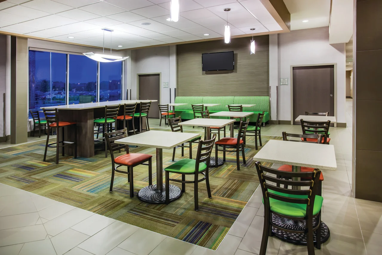 La Quinta Inn & Suites