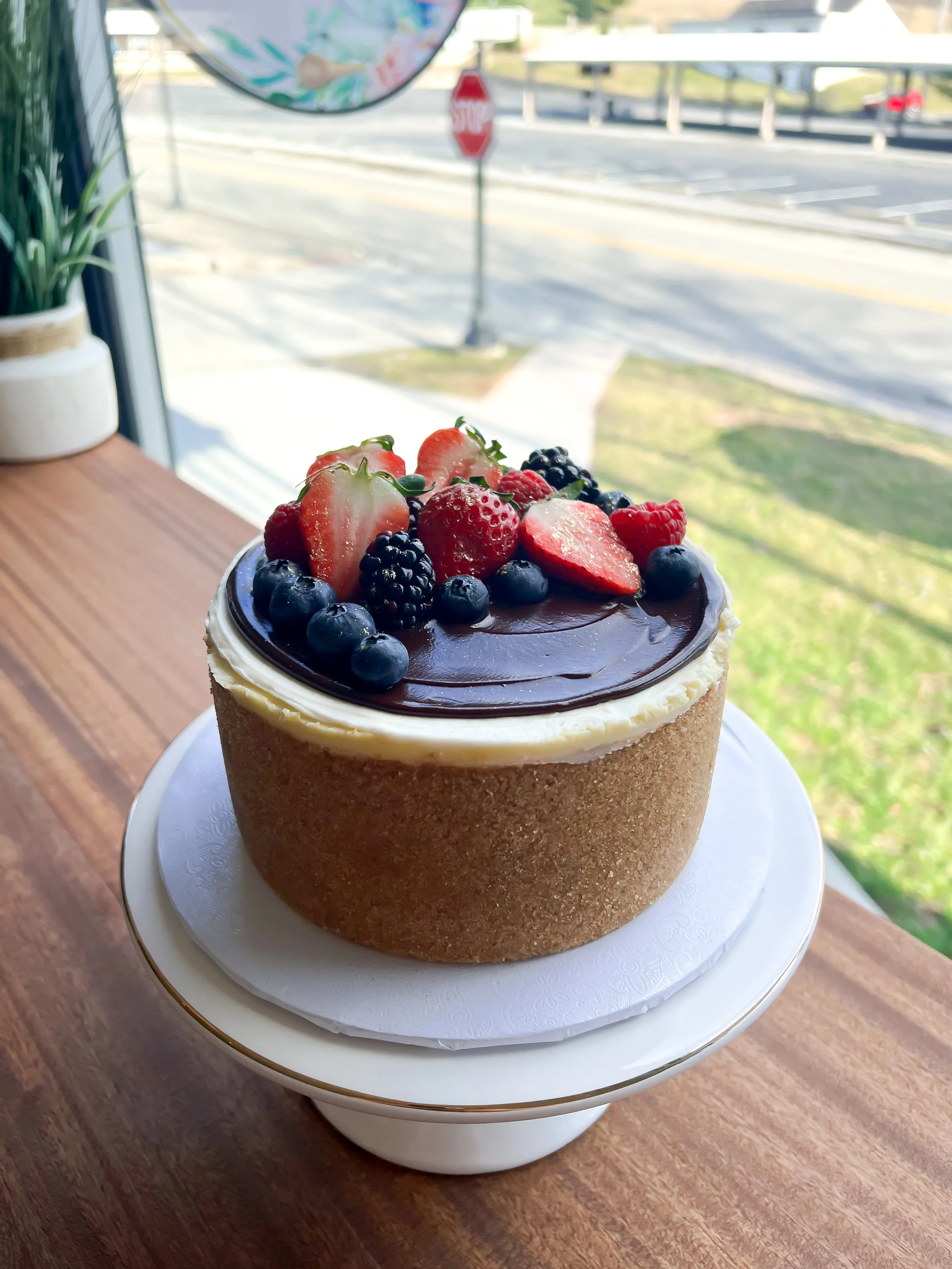 Classic Cheesecake w/ Fruit Topping