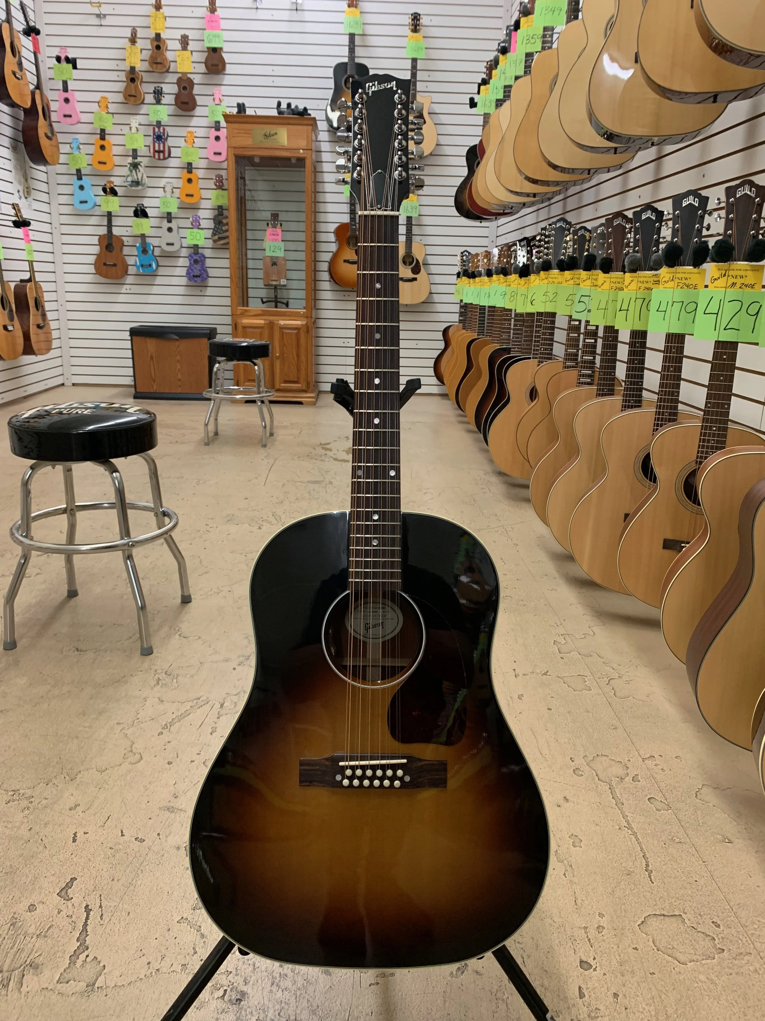 Gibson Acoustic Guitars — Bizarre Guitar