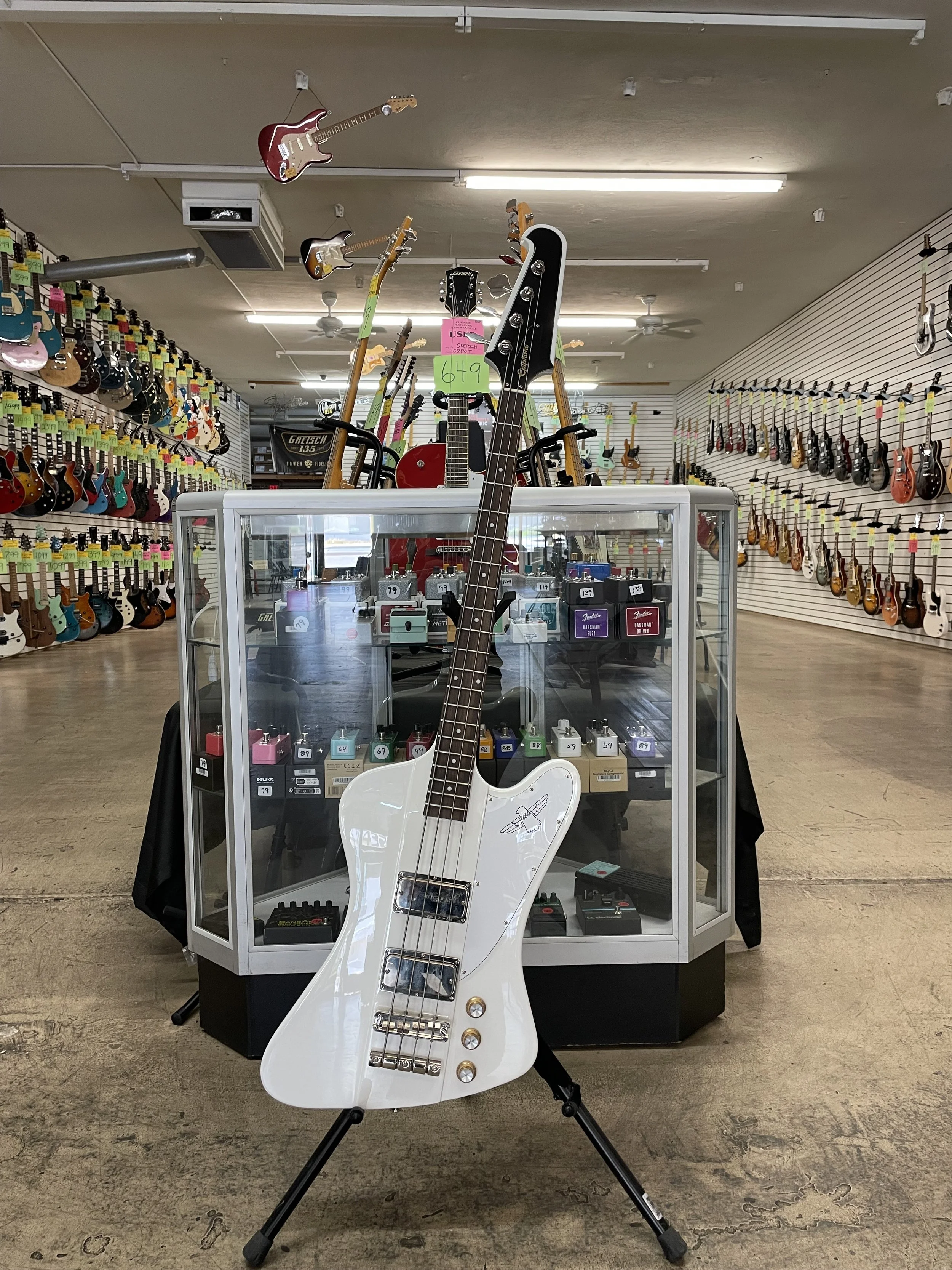 2017 Epiphone Thunderbird Bass Vintage White
