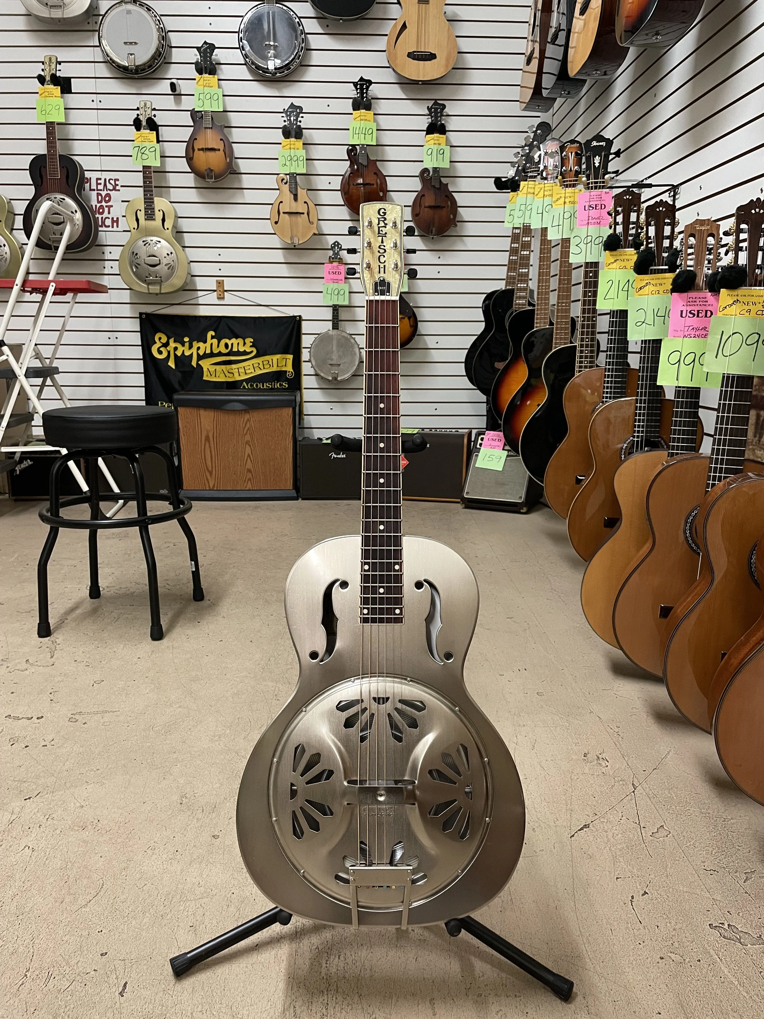 2025 Gretsch G9221 Bobtail Resonator