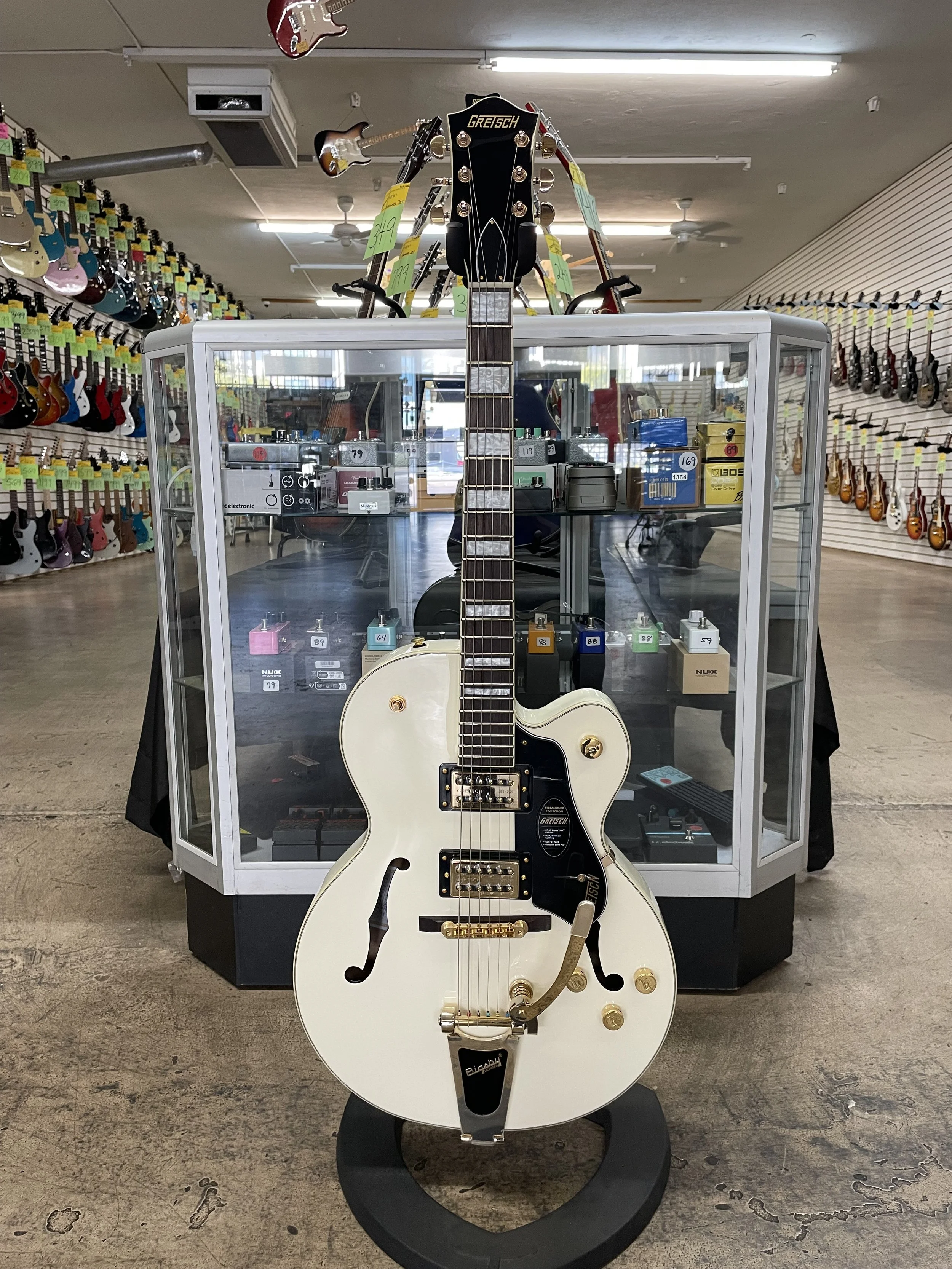 2026 Gretsch Streamliner G2420 TG Limited Vintage White