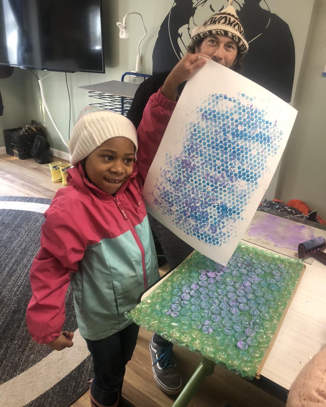 Did you know you can make prints with bubble wrap? The kindergartners do! And it makes a great background for the beautiful fish they made in art class!