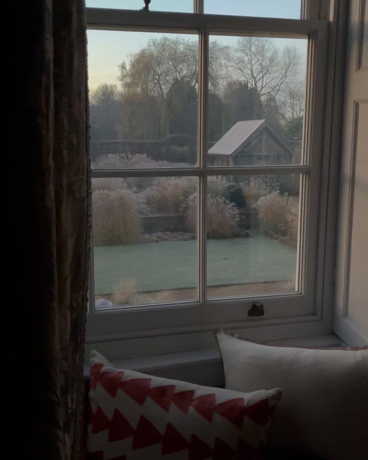 Looking out&hellip;and looking in&hellip;.✨

Some frosty clips to welcome the arrival of Advent.  There&rsquo;s a nostalgia in me that never fails to be awakened on 1 December, a remembered anticipation mingled with the current day version of the sam