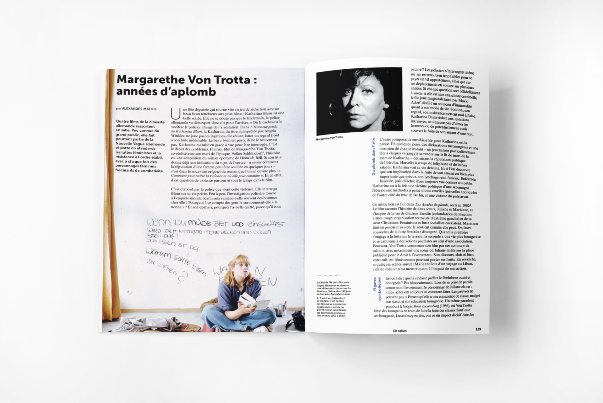 magazine-mockup-featuring-a-spread-magazine-on-a-colored-surface-764-el copie.png