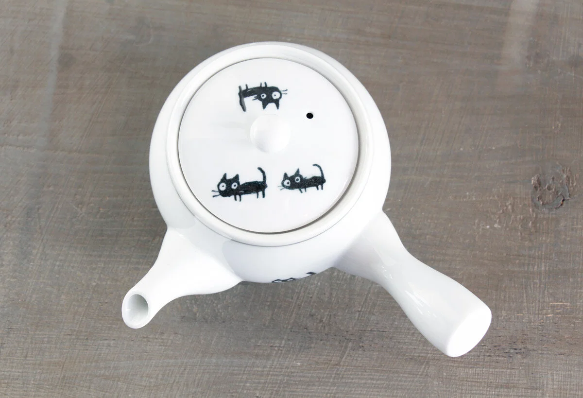 kyusu-cat-teapot-top-view.jpg