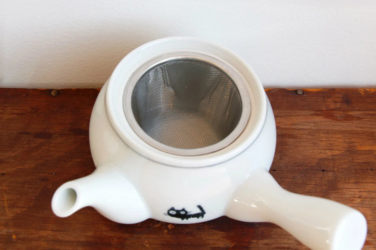 kyusu-cat-teapot-with-infuser.jpg