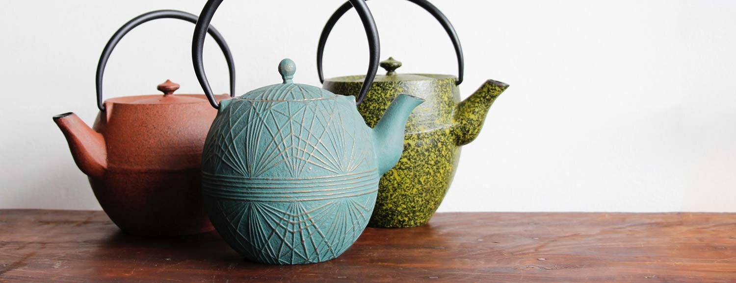English-style Ceramic Teapots with Infuser Baskets