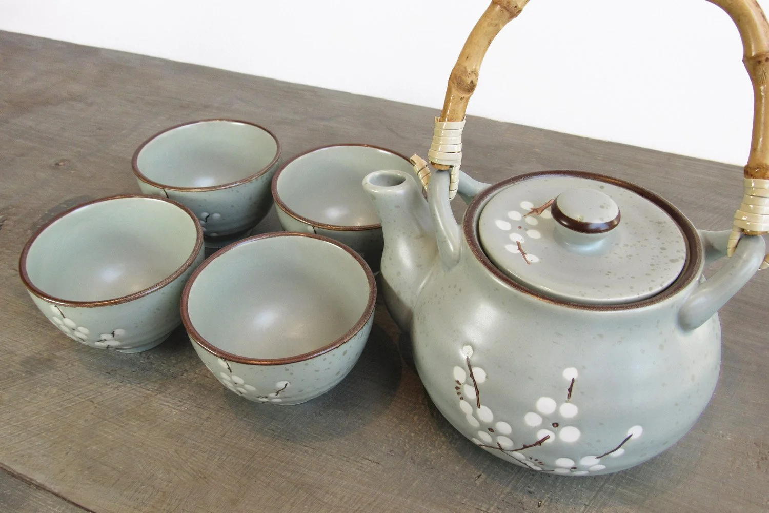 plum-blossom-tea-set_top-view.jpg