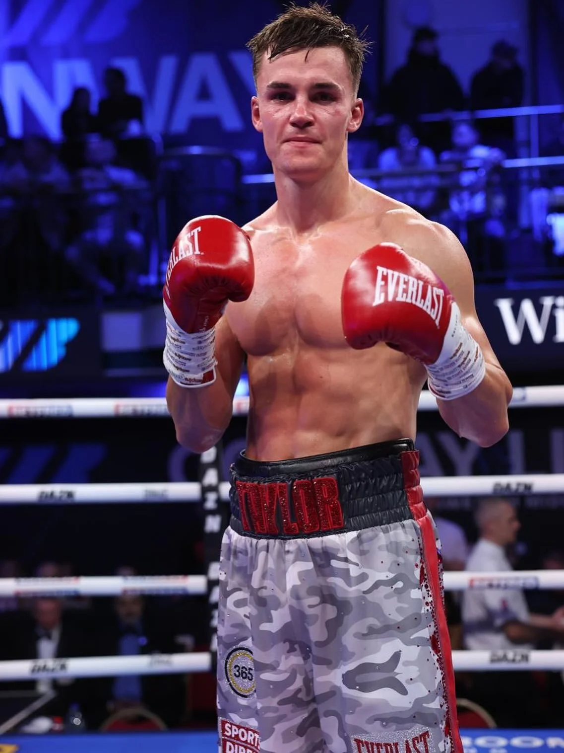 TAYLOR BEVAN GOES 6-0 🏴󠁧󠁢󠁷󠁬󠁳󠁿🥊

Bevan takes the win in York Hall, beating Lucas Ferneza of Slovakia.

The bout was stopped in round 5 after a devastating left hook from the Welshman. Da Iawn Taylor! 🥊🏴󠁧󠁢󠁷󠁬󠁳󠁿