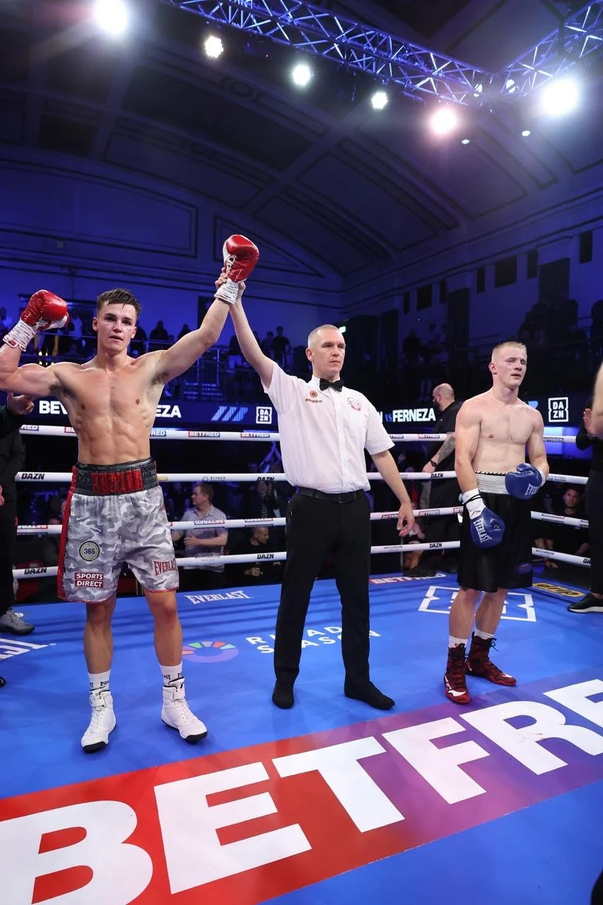 Taylor Bevan Goes 6-0 with Stoppage Win at York Hall