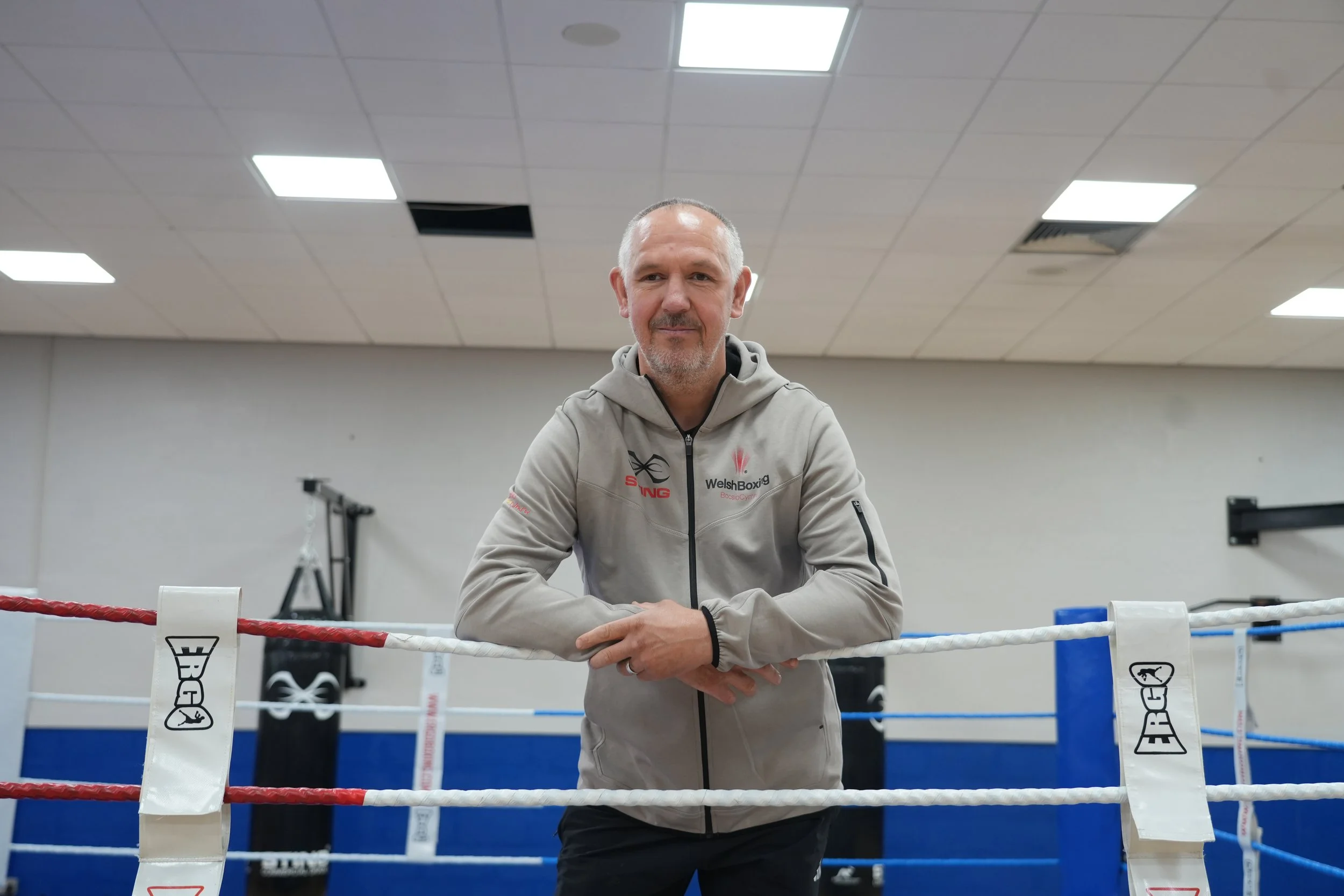  Wesley Jones – North West Wales  With more than 20 years of experience in grassroots coaching, Wesley has guided athletes from local level to national and international competition. As Head Coach at Dyffryn ABC and a long-time personal trainer, he has a proven track record in youth development, school outreach, and community sport partnerships.   