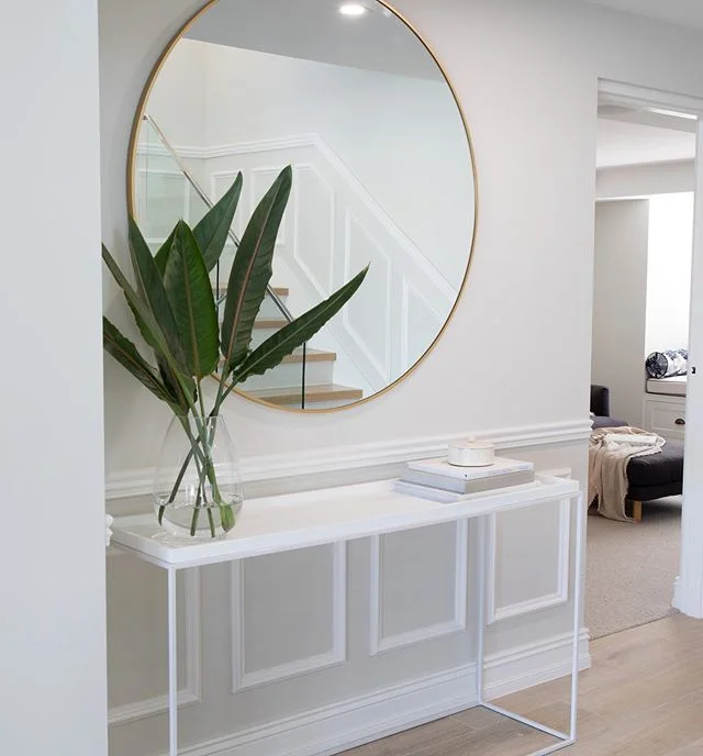 So often we concentrate on the main living rooms in our homes and forget to create an inviting entry. A beautiful entry foyer, like this one we styled recently, welcomes your guests and invites them into your sanctuary. It says a lot about the style of your home ~ minimal, coastal, eclectic, travelled, elegant - or just &ldquo;5 kids live here, welcome to the madhouse!&rdquo; 😂 What does your entry say about you?

#bungalowhome #bungalowstyle #interiordesign #interiorstyling #stylingtosell #stylingtostay #coastalinteriors #hamptonsstyle #goldcoastrealestate #palmbeach