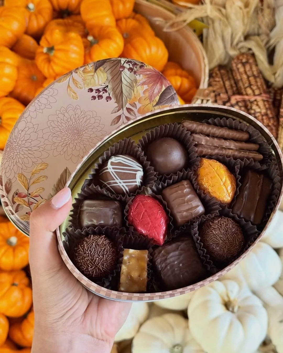 Sip, savor, and celebrate the season 🍂 From pumpkin-spiced treats to cozy fall sips, your autumn cravings are calling. Come taste the season at your favorite Flower Hill spots! #LetsMeetAtFlowerHill⁠
⁠
⁠
#WhereWellnessMeetsWonder #ShopFlowerHill #Le