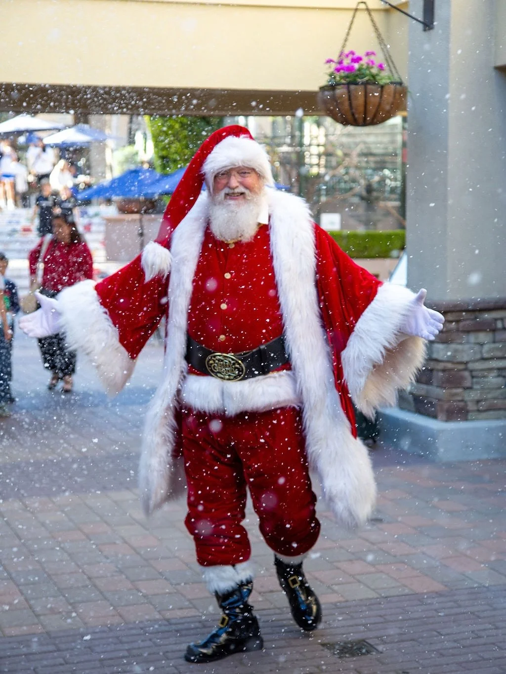 This holiday season, we&rsquo;re feeling especially grateful. Thank you for shopping with us, gathering with us, and making Flower Hill part of your celebrations. Wishing you a joyful and peaceful holiday season ❤️

#LetsMeetAtFlowerHill #FlowerHillP