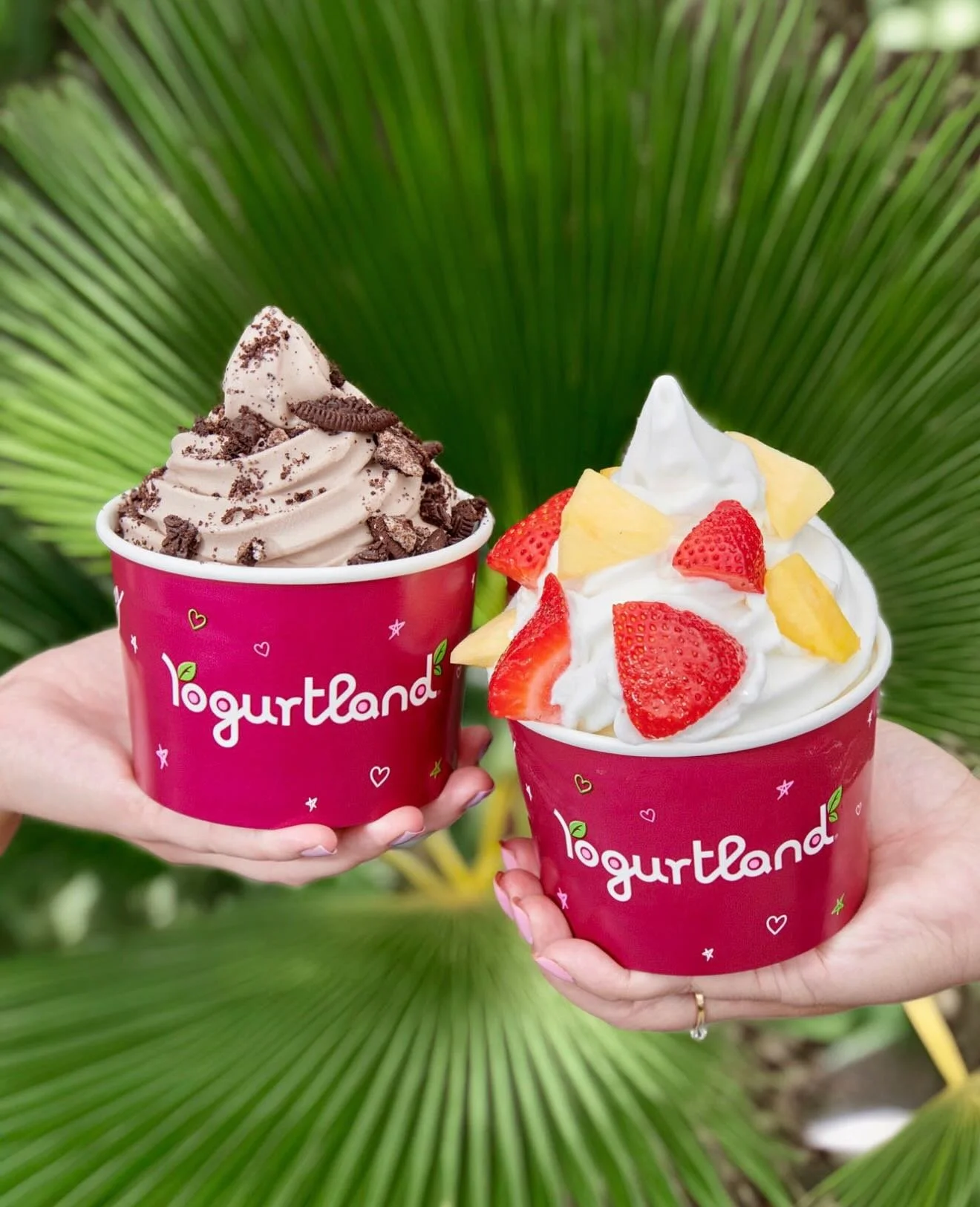 POV: You #MeetAtFlowerHill for Memorial Day Weekend and suddenly you have:

🍦 @yogurtlandinc in hand
🛍️ A new summer wardrobe from @finniafineclothing, @shoppatrickjames, @treboutique, and @shopannmarie 
💪 A @santedelmar session scheduled to reset