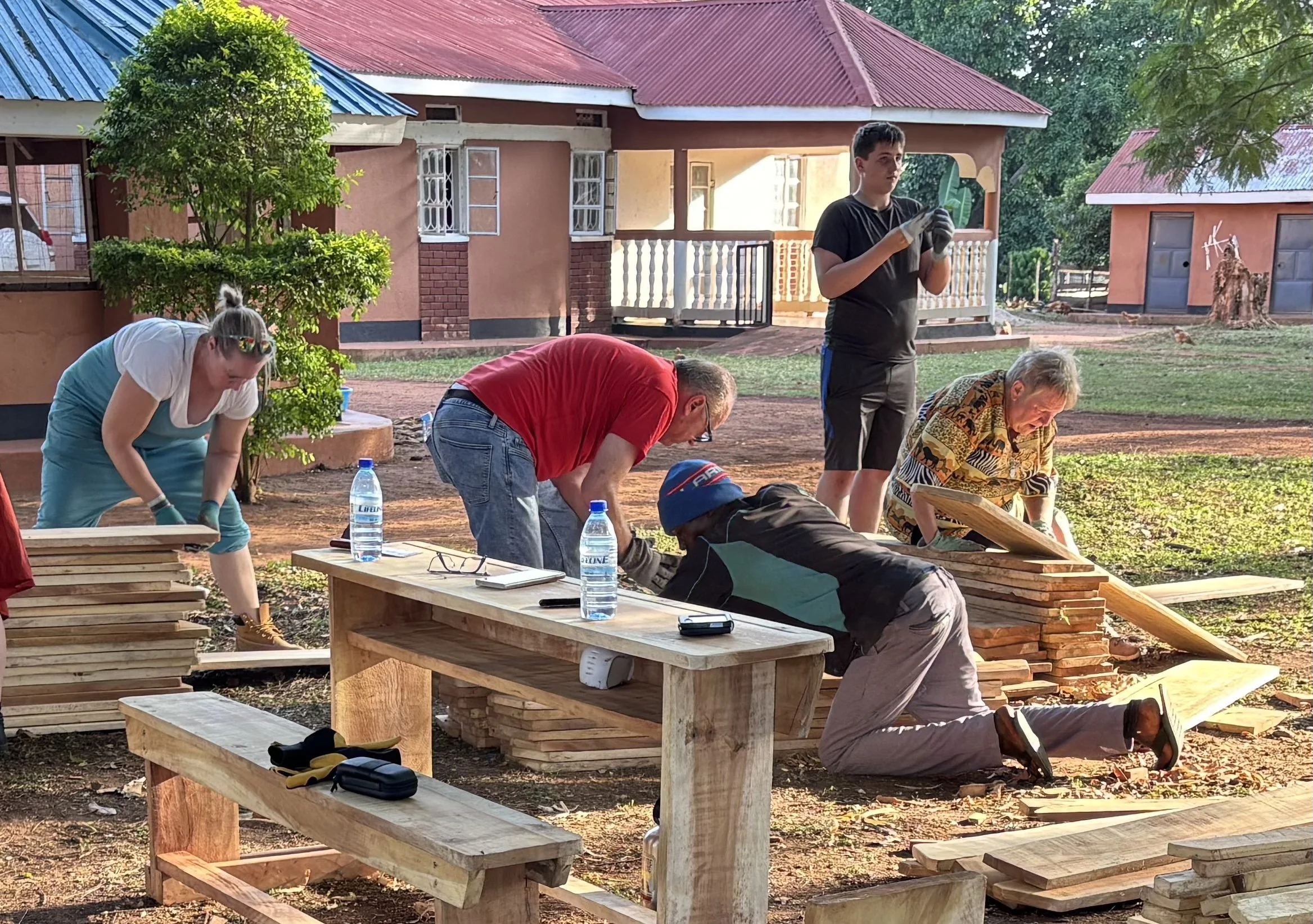 25 MAKING DESKS SUSIE.jpg