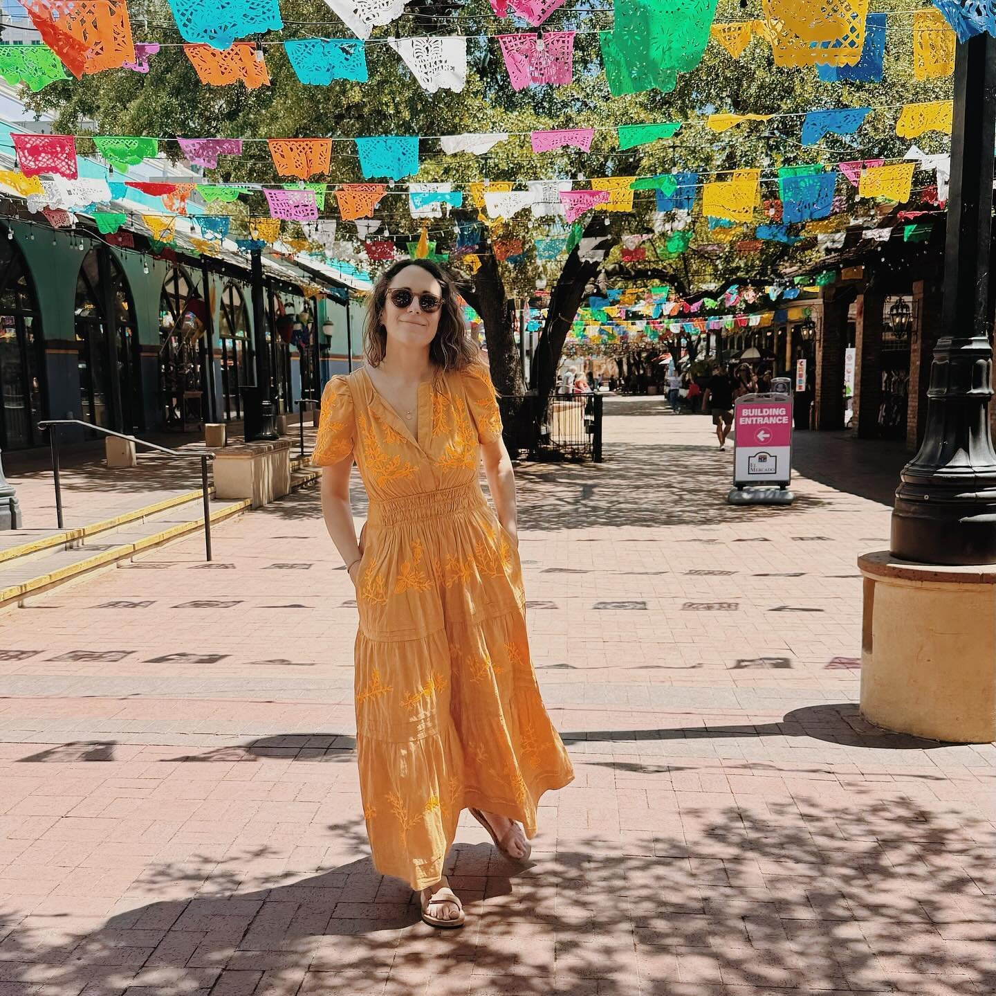 Just a little spring break roundup 🤠 
⁣
1. Market Square San Antonio in this anthro dress rented from @nuuly 🙏⁣
2. San Antonio riverwalk⁣
3. Hopscotch also in SA⁣ (a must see!)
4. Gruene Hall 🎶⁣
5. The cutest Carpenter Hotel in Austin⁣
6. Loro Asi