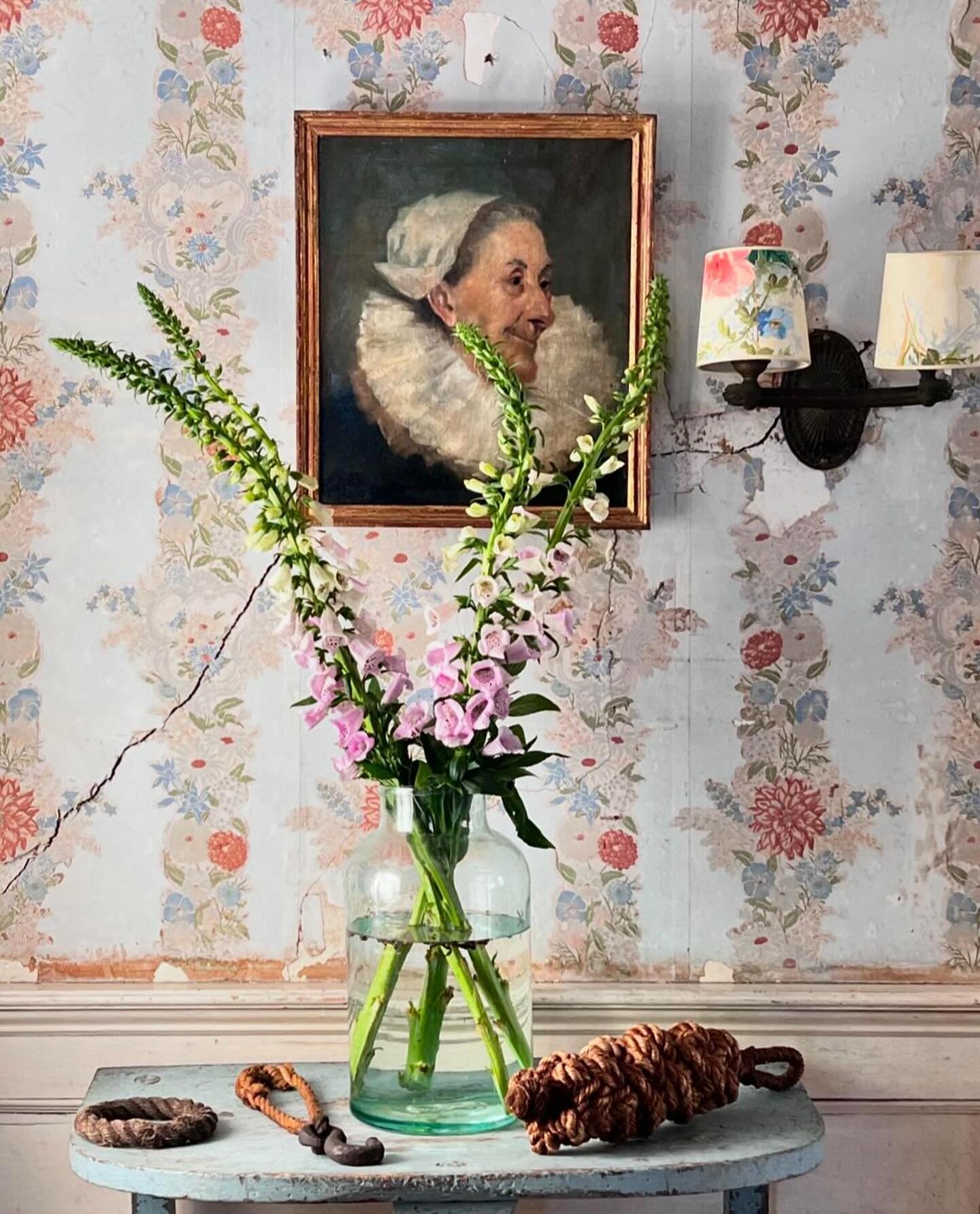 Midweek blooms &hellip; foxgloves &amp; perfectly patinaed wallpaper via the oh! so inspiring  @johnderian to brighten a very wet &amp; blustery day here