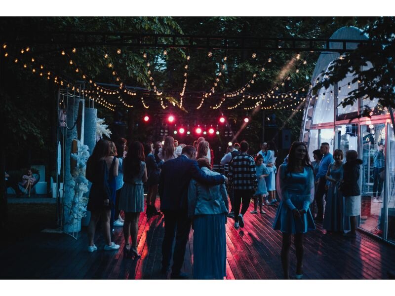Hiring a DJ or a Band for your dream wedding: