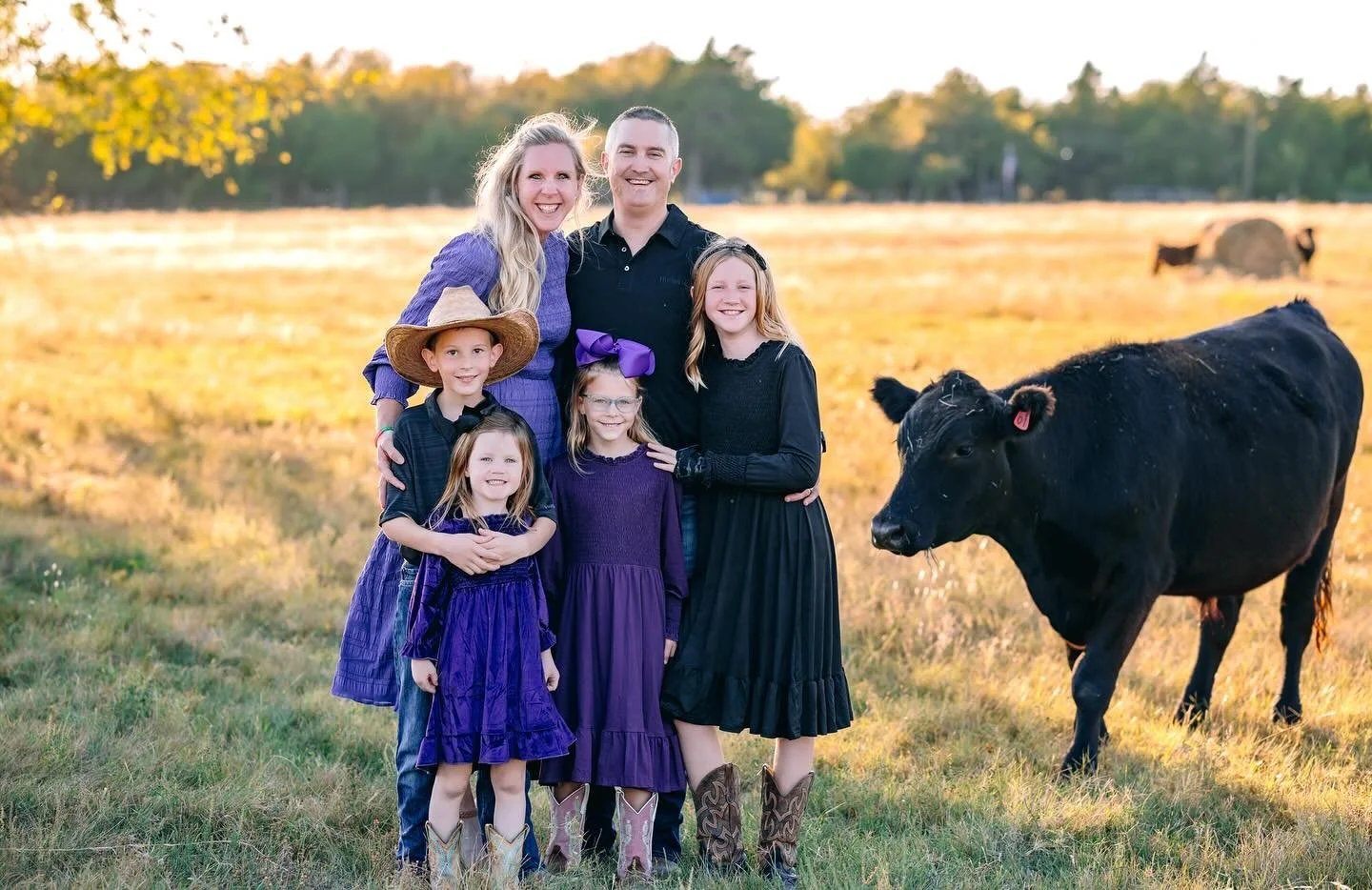 Would it even be a Dickson family photo without cows?!? More to come this week!