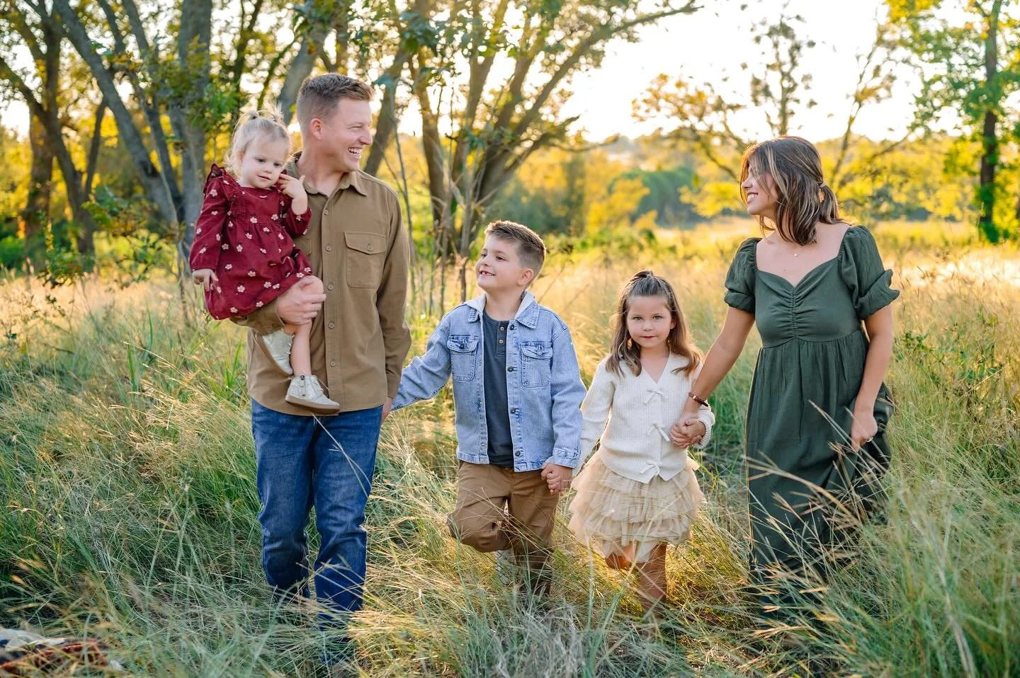 Just opened up two more dates of mini sessions in November!! One will be in McKinney and the other at this beautiful location in Van Alstyne! Click below to see remaining availability! 

https://hello.dubsado.com:443/public/schedulerGroup/68fa915703a