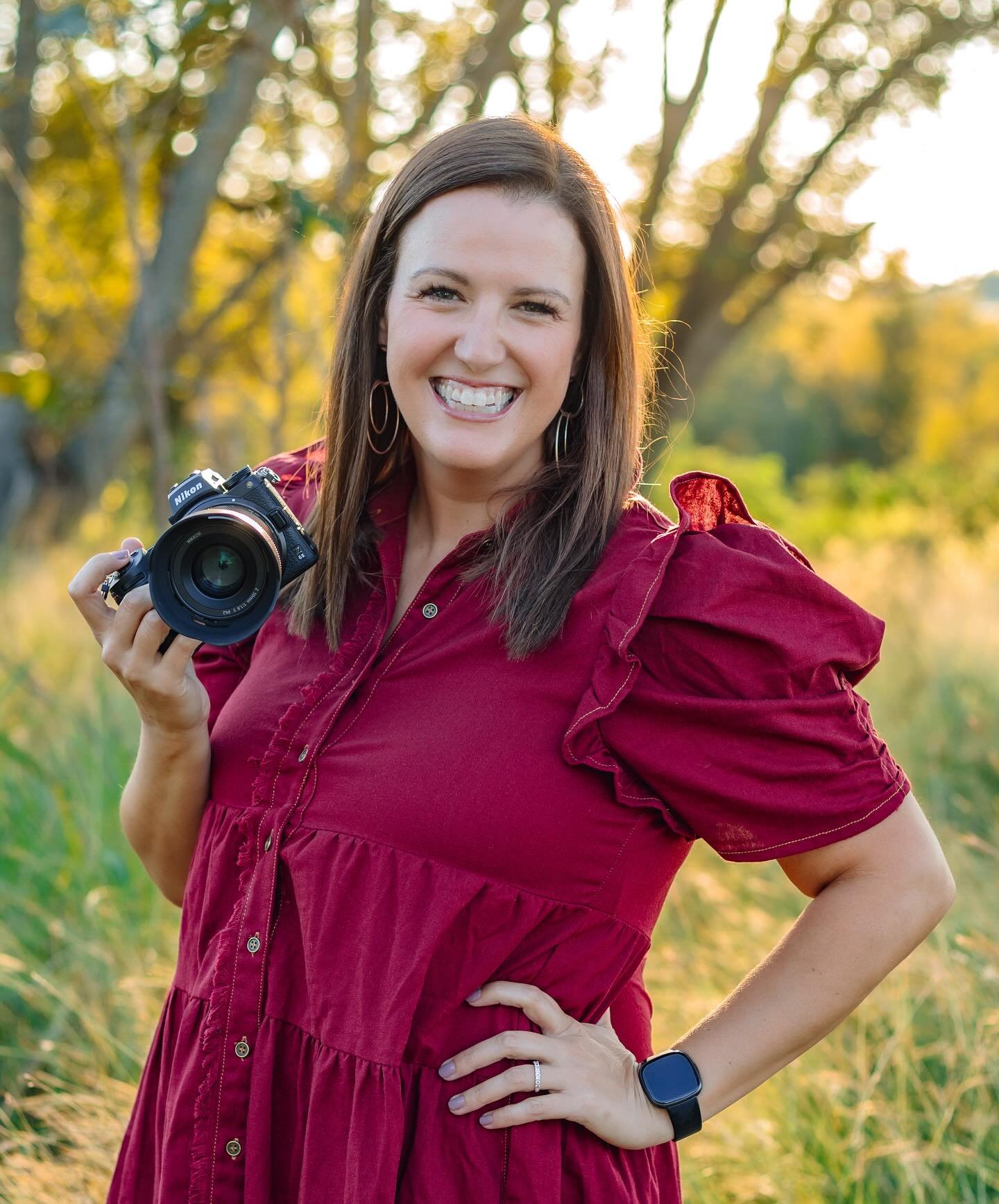 Well, we&rsquo;ve been back in Texas for almost 9 months so I figured I&rsquo;d reintroduce myself to all the new folks on here!! 

Heeeeeeeey! I&rsquo;m Janna! I started my photography business back in 2019 and have grown so much since then! I prima