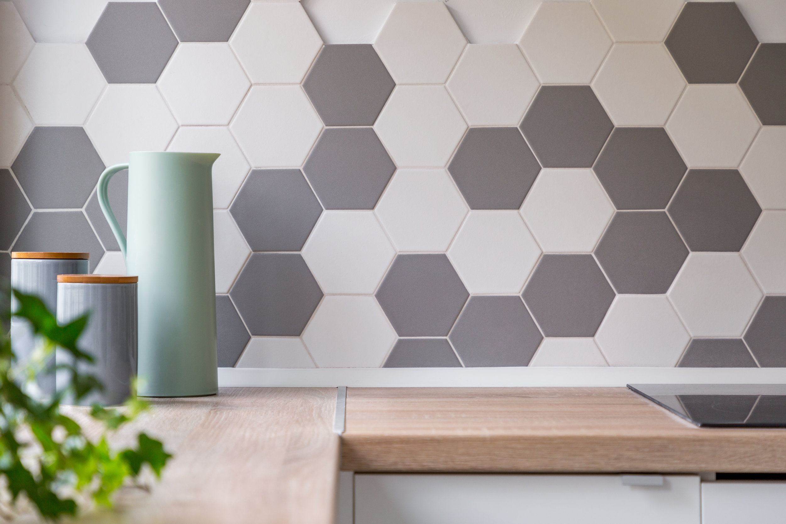 hexagon backsplash grey and white