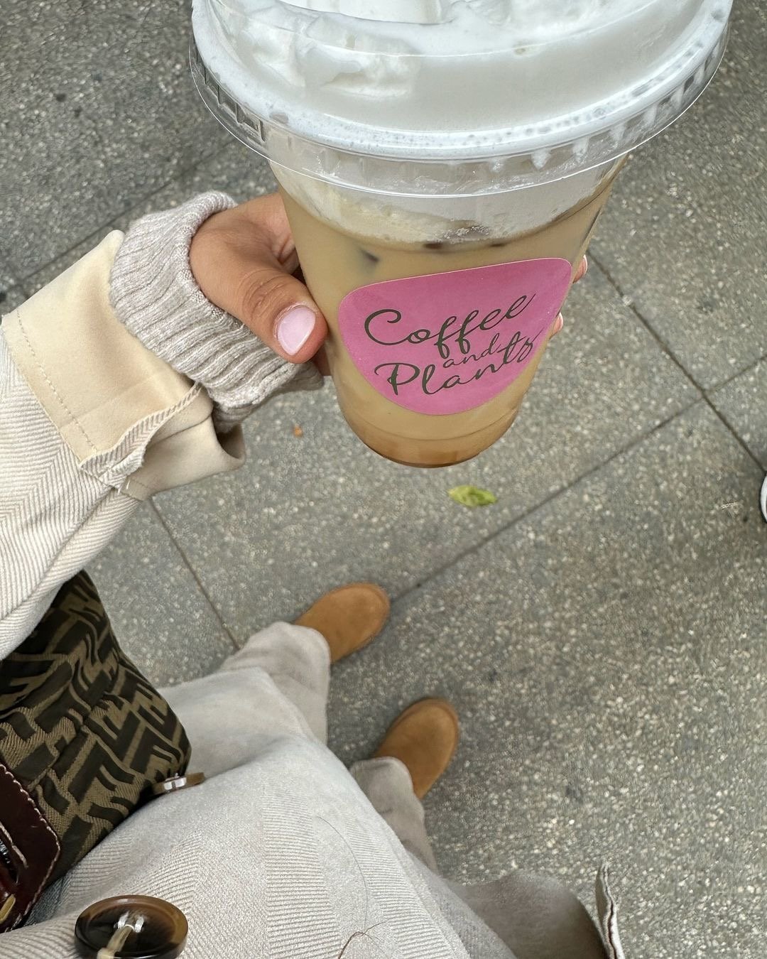 Sip, stroll, repeat: Our iced coffees are made for those who are always on the move. 🧊☕️
📸 @nancy_muro