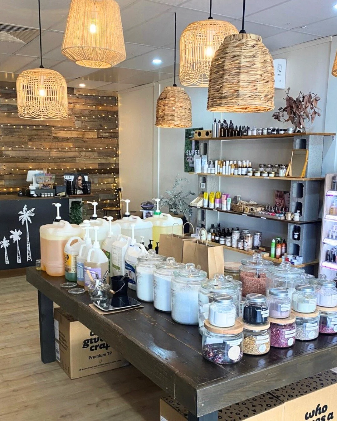 ☕️
🌰 𝐋𝐨𝐜𝐚𝐥 𝐁𝐮𝐬𝐢𝐧𝐞𝐬𝐬 𝐒𝐩𝐨𝐭𝐥𝐢𝐠𝐡𝐭: 𝚃𝚘𝚖𝚘𝚛𝚛𝚘𝚠'𝚜 𝙴𝚊𝚛𝚝𝚑

Looking for a local business that's committed to sustainability and eco-friendliness? Check out @tomorrows_earth 

Evie is dedicated to providing sustainable and et