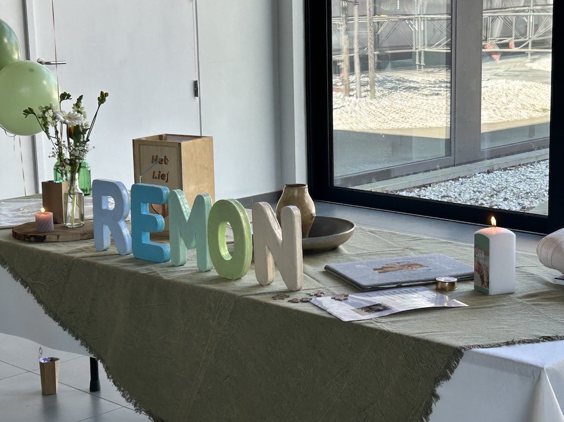 Kleine Stapjes, Grote Liefde: Rémon’s Doop in Assenede