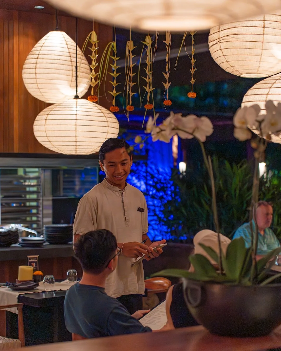 Come hungry, stay awhile 🌿 Embers brings Mediterranean comfort food, wood-fired dishes, and relaxed all-day dining to the heart of Ubud.

Book A Table
Call +623619088888
WA +6281239736247
www.embersubud.com

#embersubud #ubudrestaurant #dinnerubud #