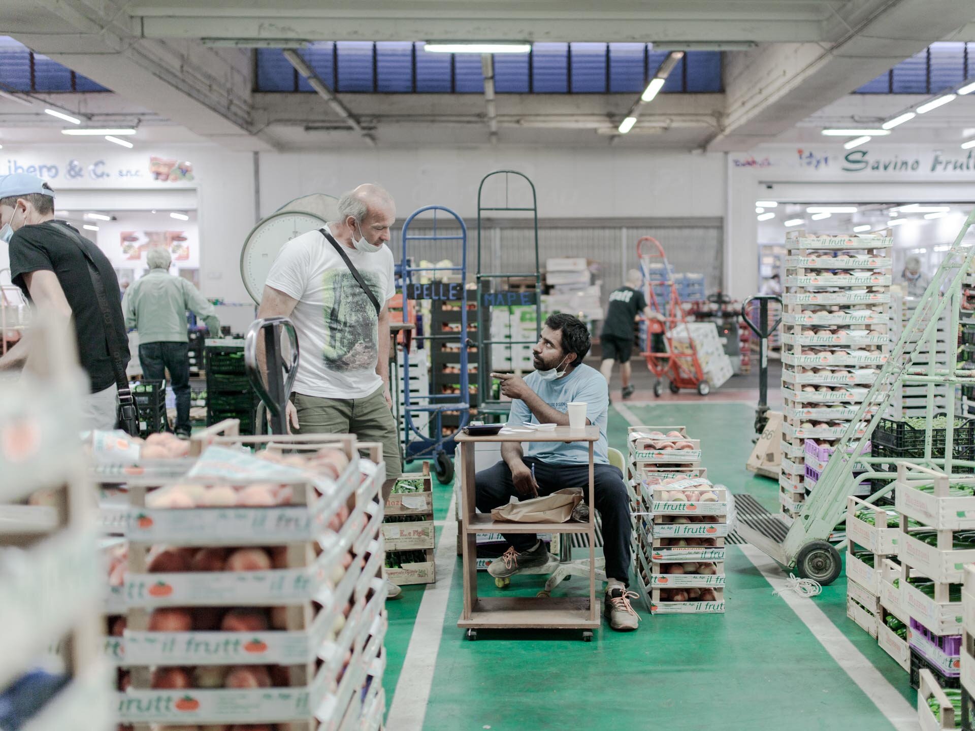 acymauromig fotografo fotografia ortomercato mercato brescia mercati bresciani ortofrutta reportage storytelling milano bergamo (22).jpg