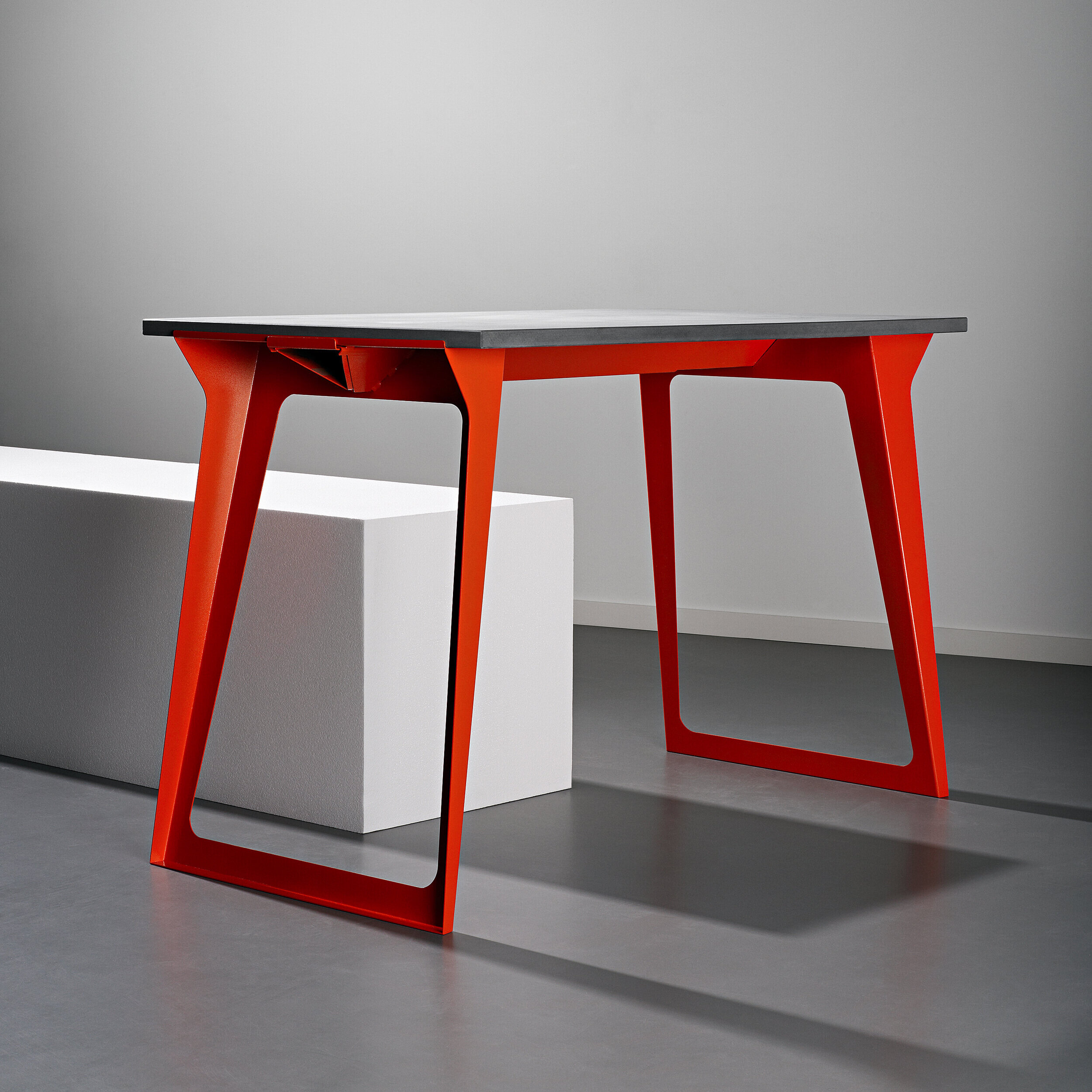 Design, ECAL-Christian Spiess __Eke__ Table for LISTA Office Award Photos Michel Bonvin.jpg