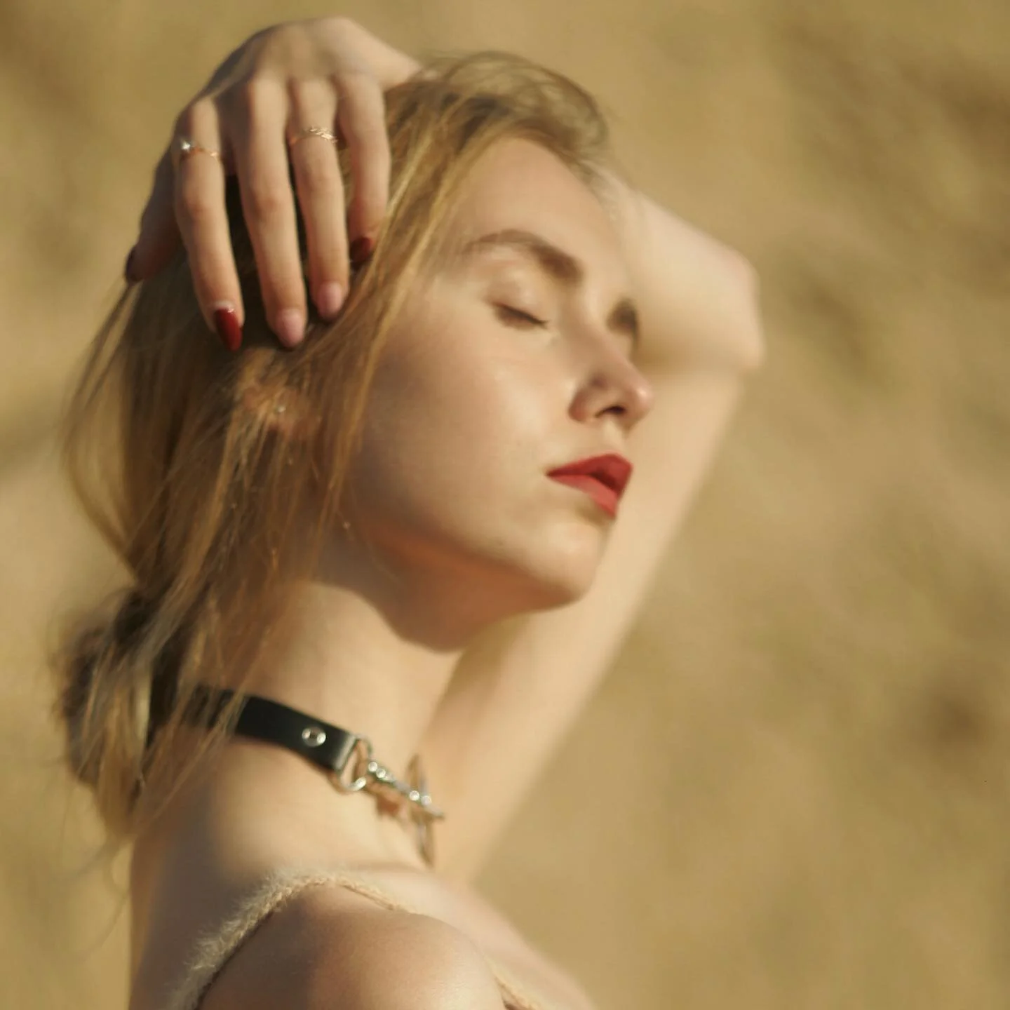 unbearable lightness of being ✨ Choker Three #idatau #idataugirls #idatauleather #sustainabledesign #eestidisain #minimalistaccessories