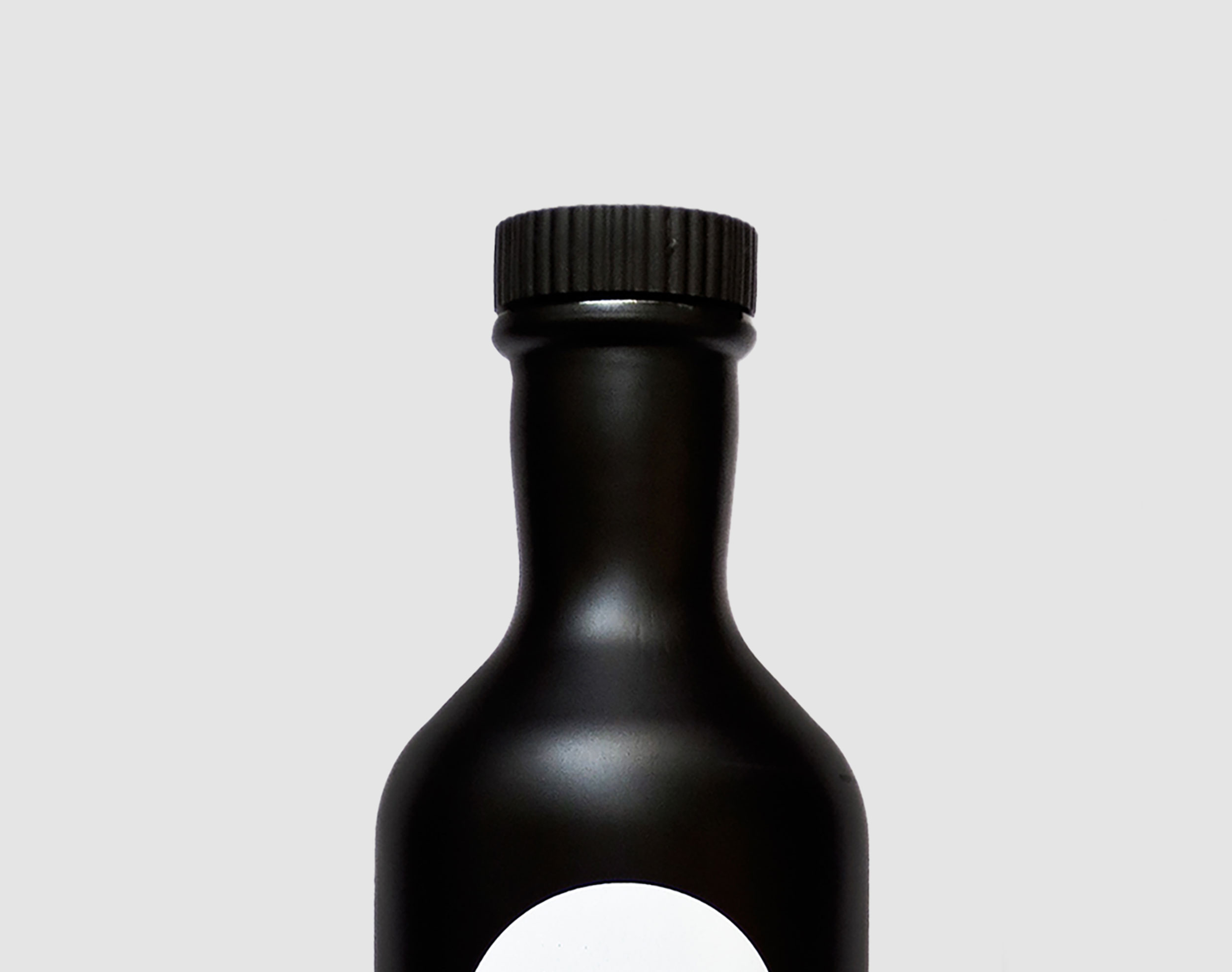 Chat-Vodka-Bottle-Closeup_Gray.jpg