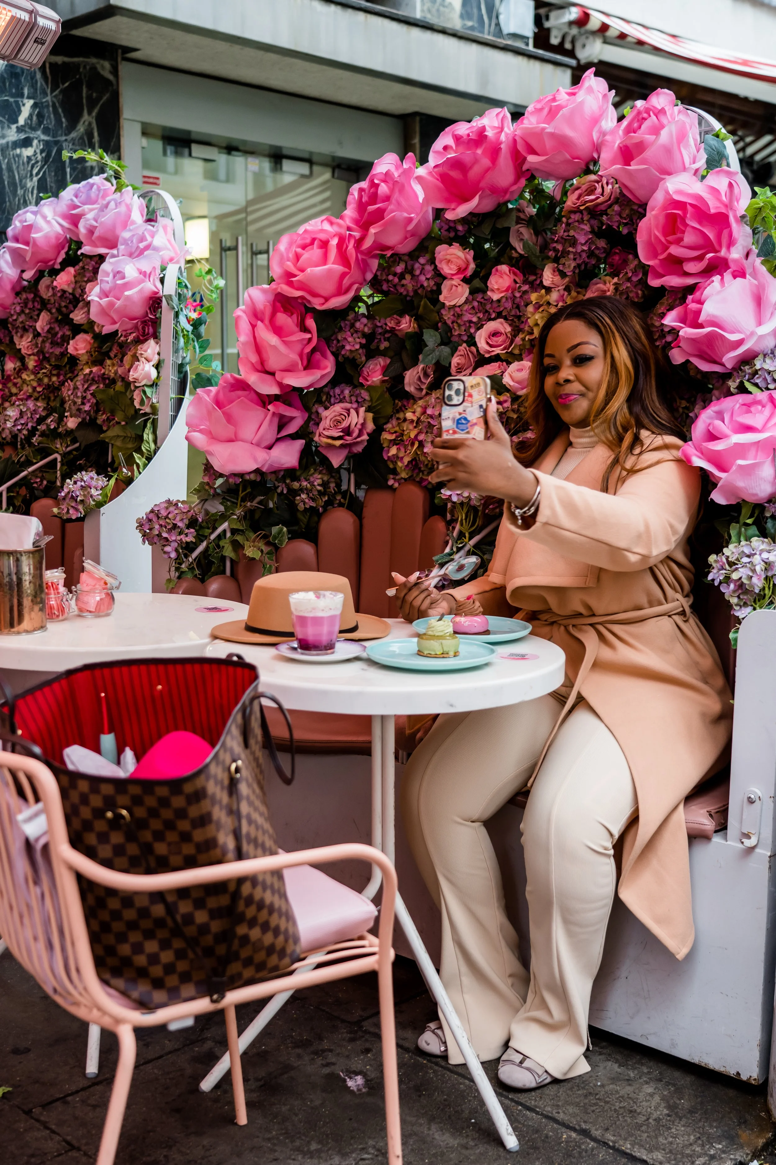 How to take holiday pictures by yourself