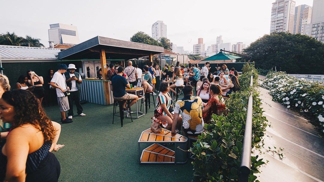 Bares com discotecagem para um date animado em SP — The Guest List