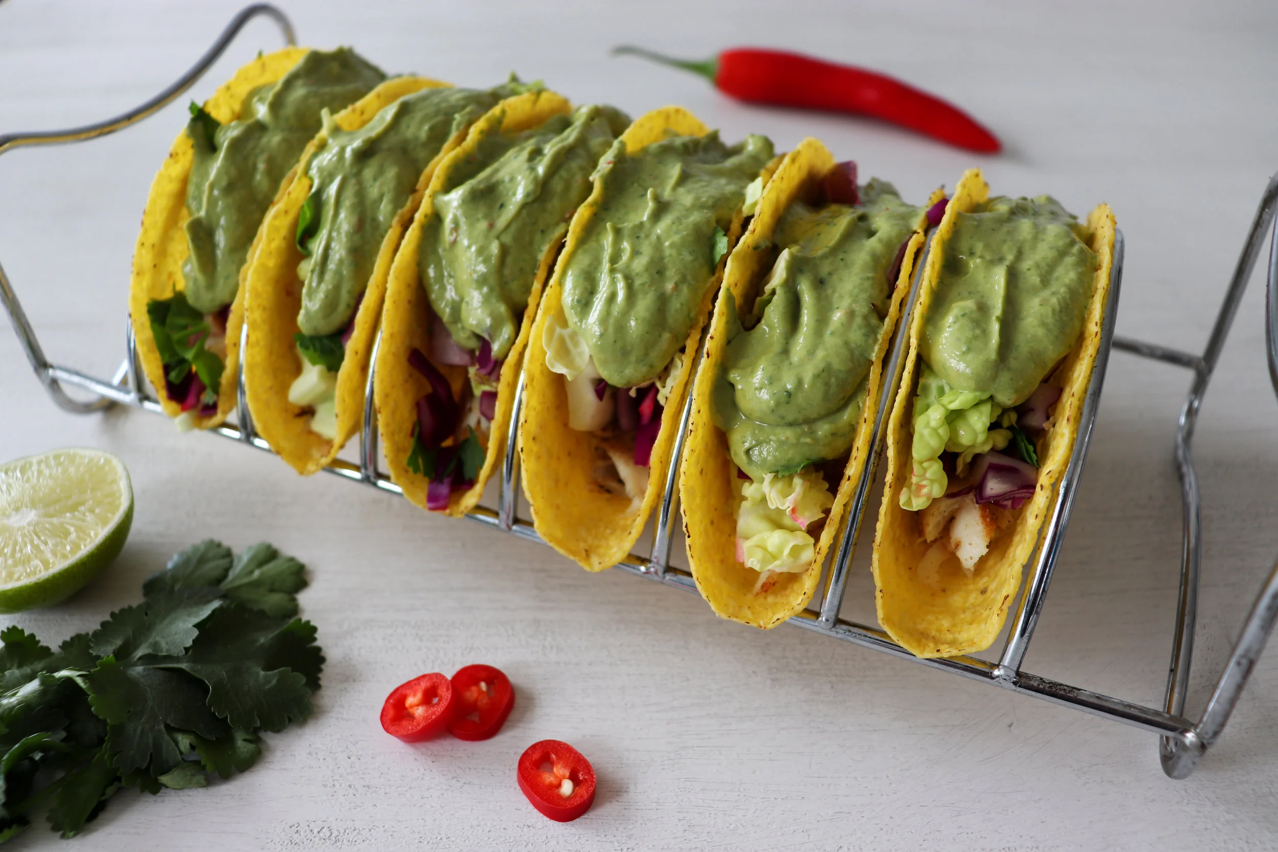 TACOS DE BACALAO "BLACKENED" CON CREMA DE CILANTRO