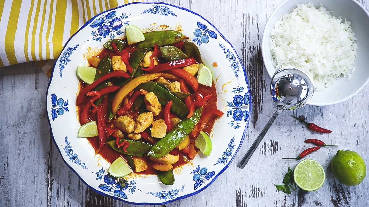 PLATO THAI | Pollo al curry rojo