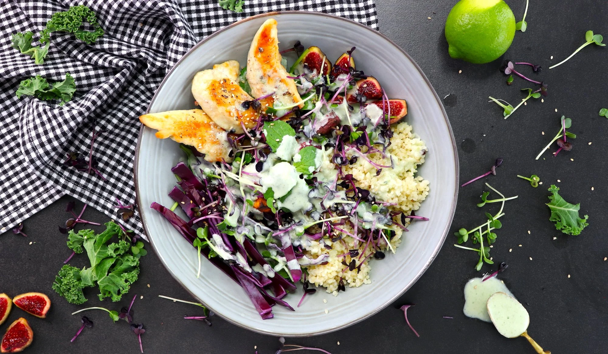 BUDDHA BOWL DE BULGUR, HIGOS Y POLLO ASADO