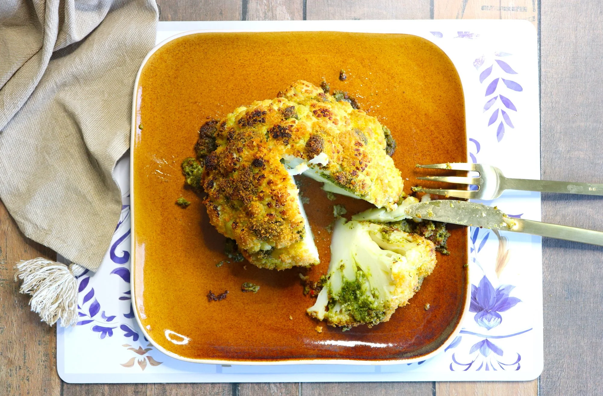 COLIFLOR AL HORNO RELLENA CON PESTO