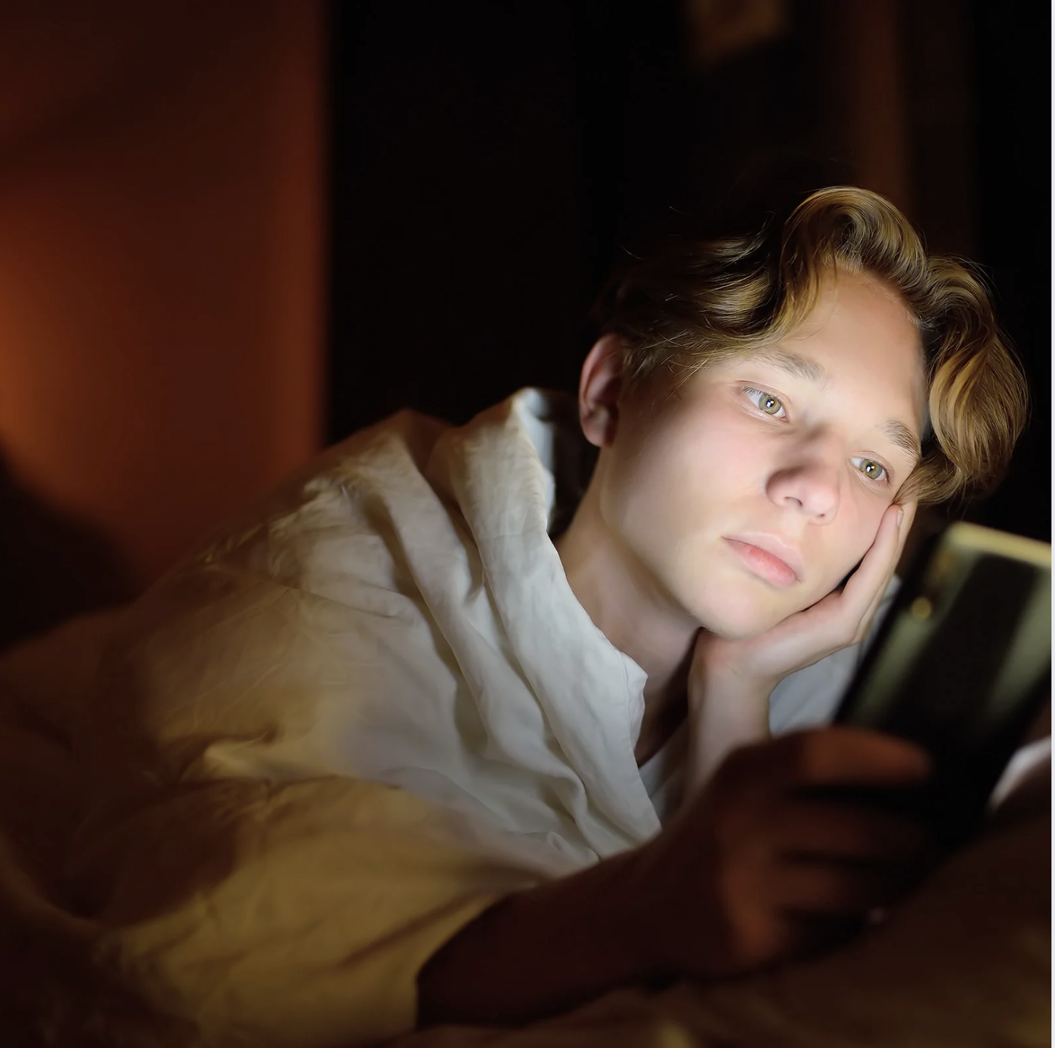 Better Sleep, Better Health: Why Phones Don’t Belong in Kids’ Bedrooms