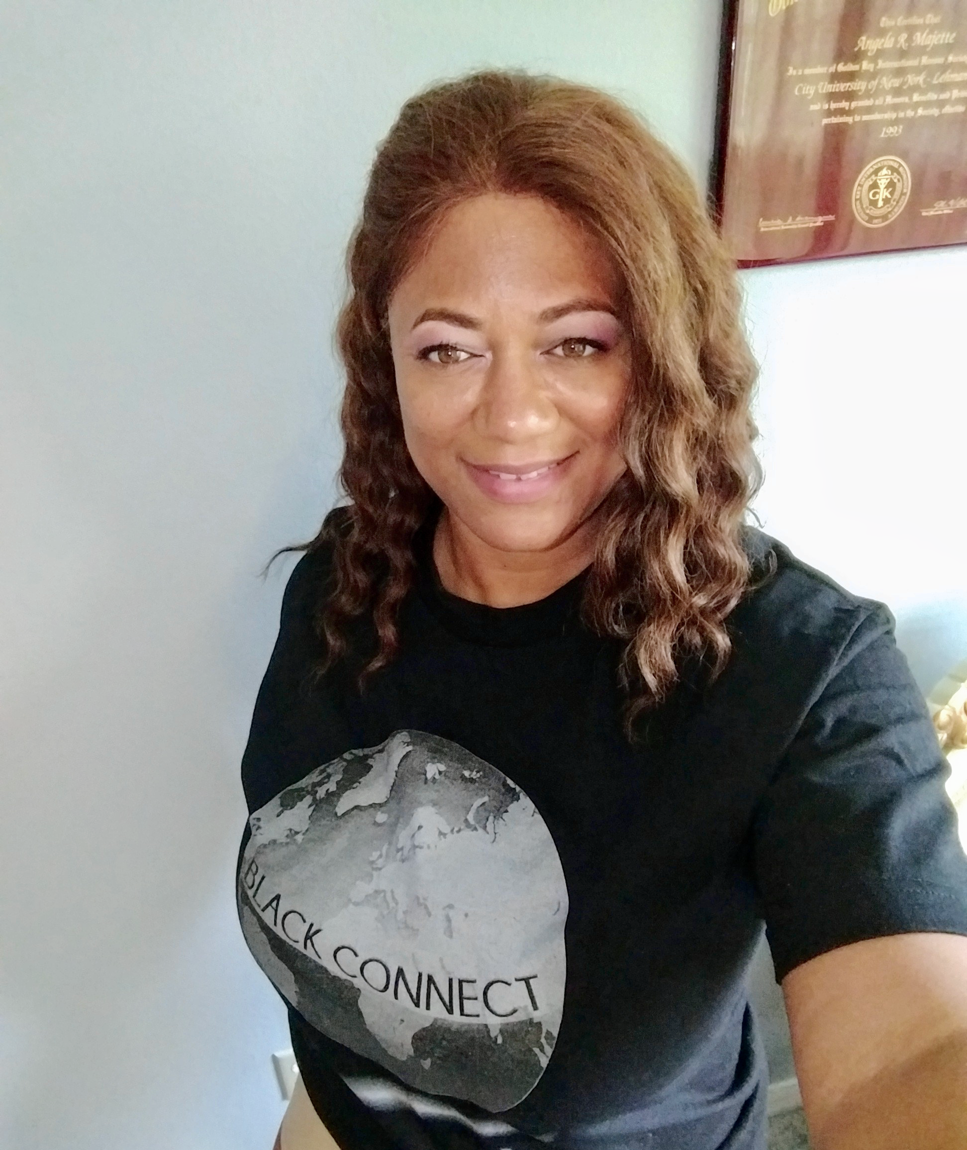 Black Connect Women's T-Shirt