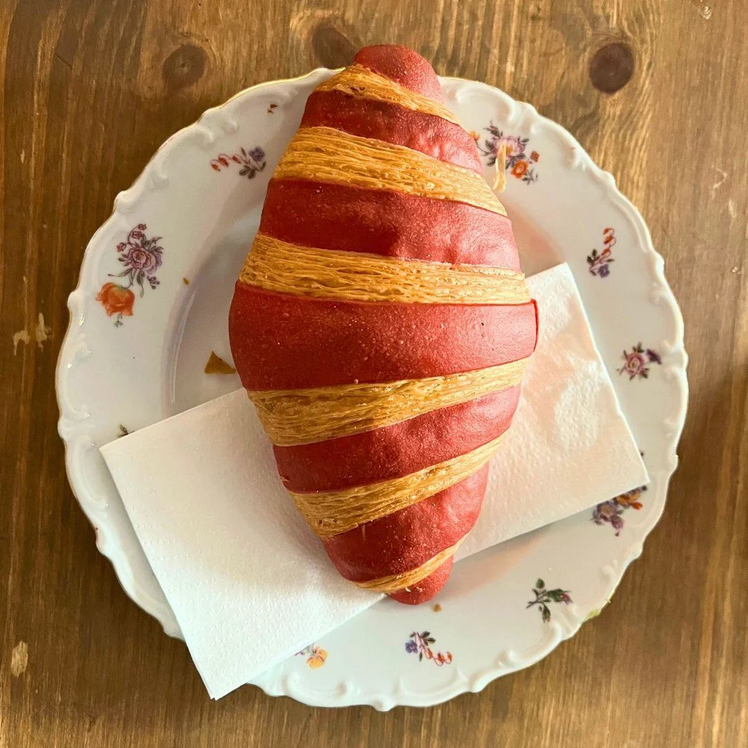 Manchmal braucht's ein Streifenh&ouml;rnchen. 
Zum Beispiel so eins mit Erdbeerf&uuml;llung. 😋

Das w&auml;re jetzt genau das Richtige! Ich glaube ich klappe gleich mal den Laptop zu, gehe raus und genehmige mir so ein Teil.

(Bild vom Anfang des Ja